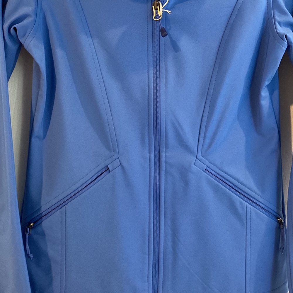 North Face Softshell Jacket - image 4